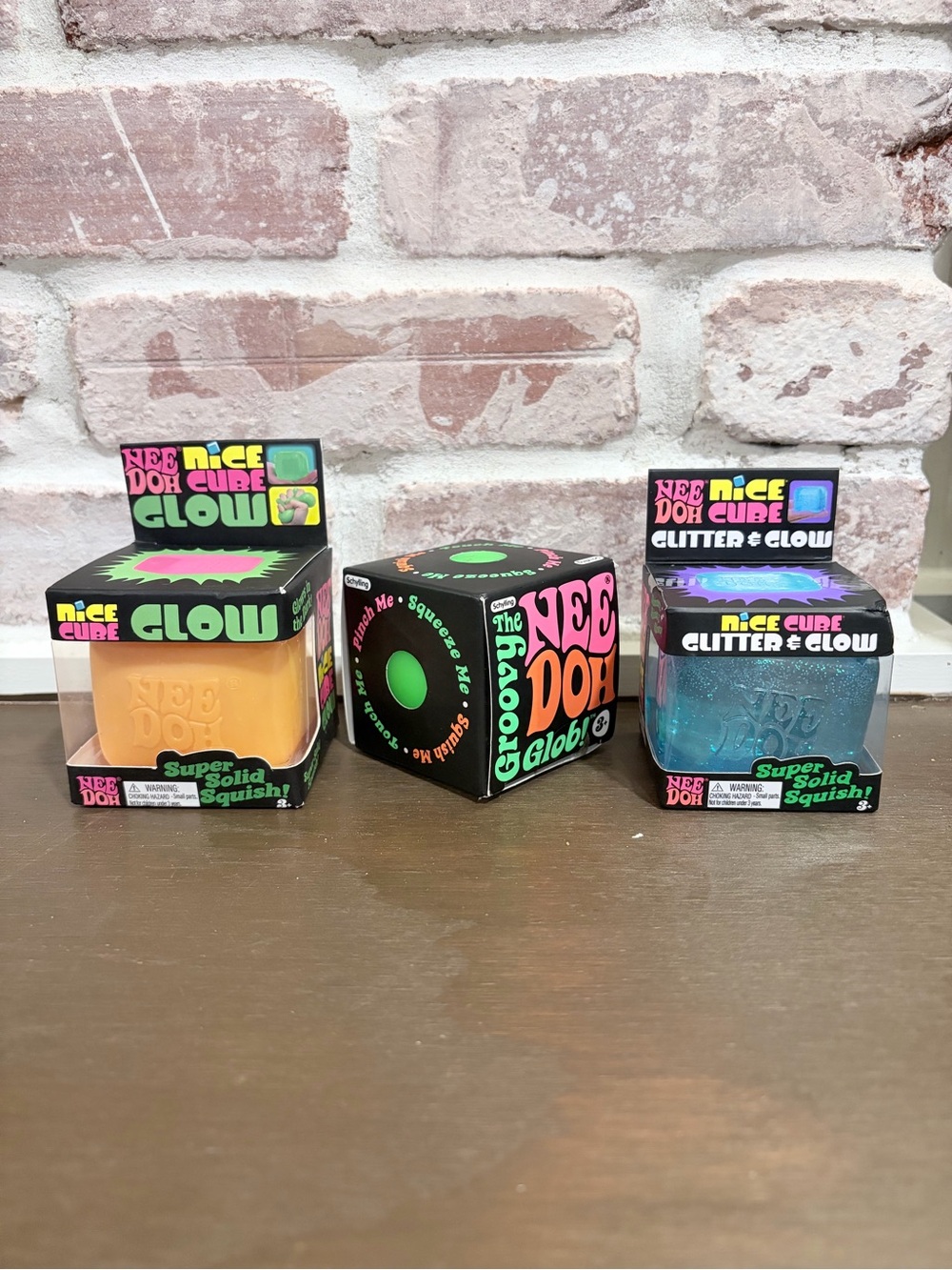 SHIPS TODAY NeeDoh Squishy Glitter Glow Cube Groovy Glob Fidget Set 3 Schylling